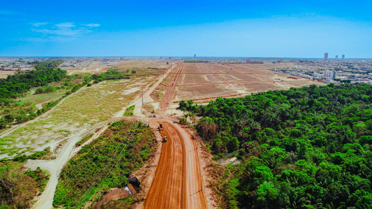 Vista aérea real das obras de infraestrutura na região do Reserve Belo Horizonte, em Sinop (MT)
